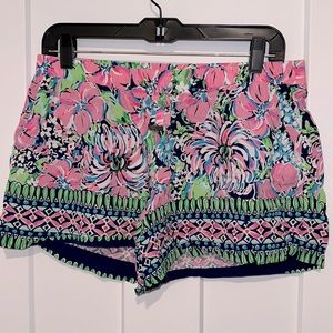 Lilly Pulitzer Katia Short size Medium. VGUC